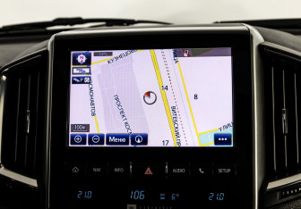 Подержанный автомобиль Toyota Land Cruiser Suv 2016 года (16 фото)