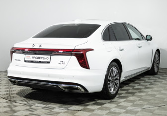 Подержанный автомобиль Hongqi H5 2023 года (5 фото)