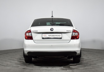 Подержанный автомобиль Skoda Rapid Liftback 2019 года (6 фото)