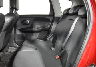 Подержанный автомобиль Nissan Note 2012 года (18 фото)