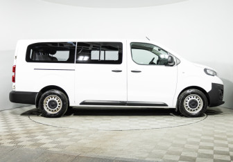 Подержанный автомобиль Peugeot Expert 2019 года (4 фото)