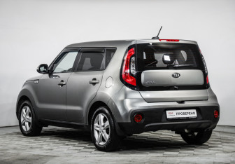 Подержанный автомобиль Kia Soul 2017 года (7 фото)