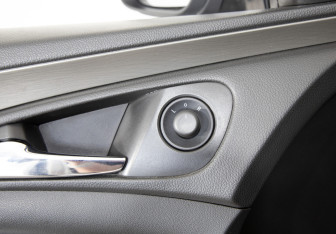 Подержанный автомобиль Opel Insignia Liftback 2011 года (17 фото)