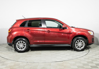 Подержанный автомобиль Mitsubishi ASX 2014 года (4 фото)