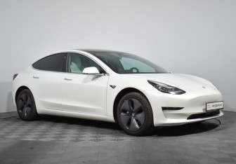 Подержанный автомобиль Tesla Model 3 2019 года (3 фото)