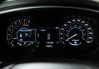 Подержанный автомобиль Ford Mondeo Sedan 2018 года (12 фото)