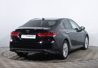 Подержанный автомобиль Toyota Camry Sedan 2018 года (3 фото)