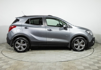 Подержанный автомобиль Opel Mokka 2014 года (4 фото)