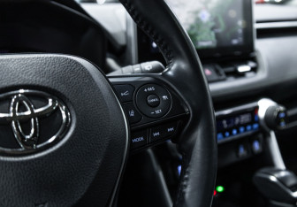 Подержанный автомобиль Toyota RAV4 2022 года (23 фото)