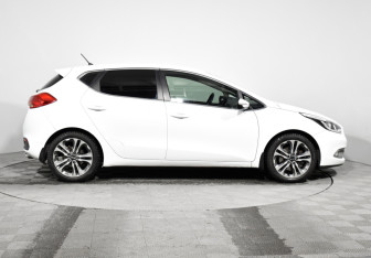 Подержанный автомобиль Kia Ceed Hatchback 2013 года (4 фото)