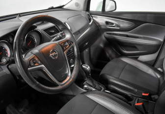 Подержанный автомобиль Opel Mokka 2012 года (9 фото)