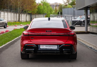 Подержанный автомобиль Audi A5 Liftback 2025 года (7 фото)