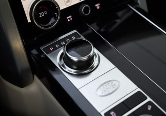 Подержанный автомобиль Land Rover Range Rover 2019 года (22 фото)