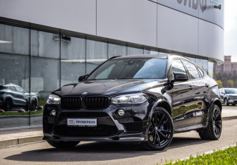 Подержанный автомобиль BMW X6 2017 года (1 фото)