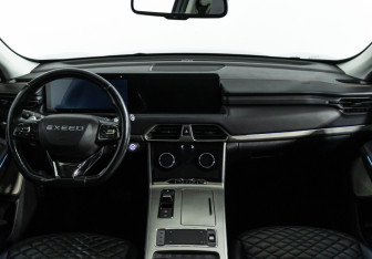 Подержанный автомобиль Exeed TXL 2022 года (13 фото)