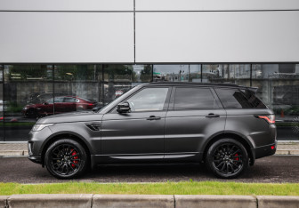 Подержанный автомобиль Land Rover Range Rover Sport 2021 года (9 фото)