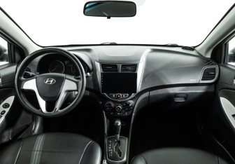 Подержанный автомобиль Hyundai Solaris Sedan 2011 года (13 фото)