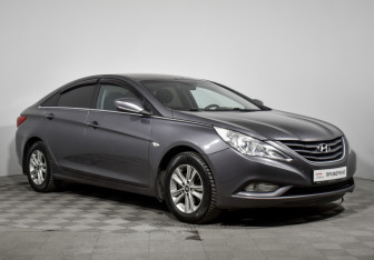 Подержанный автомобиль Hyundai Sonata 2012 года (3 фото)