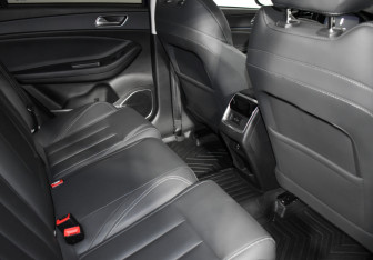 Подержанный автомобиль Omoda S5 2023 года (14 фото)