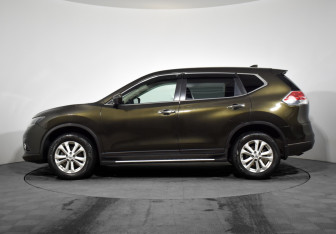 Подержанный автомобиль Nissan X-Trail 2018 года (8 фото)