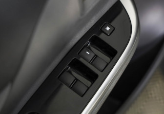 Подержанный автомобиль Mitsubishi L200 2015 года (21 фото)