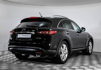 Подержанный автомобиль Infiniti FX 2012 года (5 фото)