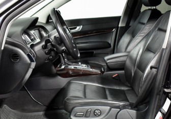 Подержанный автомобиль Audi A6 Sedan 2006 года (10 фото)