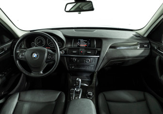 Подержанный автомобиль BMW X3 2015 года (13 фото)