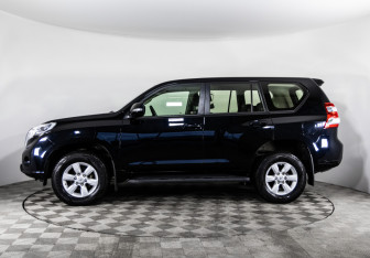 Подержанный автомобиль Toyota Land Cruiser Prado 2015 года (8 фото)