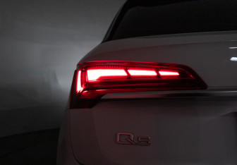 Подержанный автомобиль Audi Q5 2021 года (31 фото)