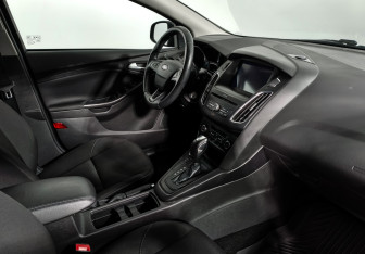 Подержанный автомобиль Ford Focus Sedan 2019 года (13 фото)