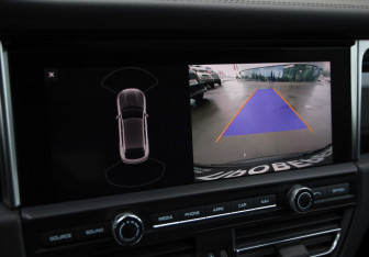 Подержанный автомобиль Porsche Macan 2019 года (17 фото)