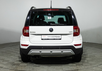 Подержанный автомобиль Skoda Yeti 2016 года (6 фото)
