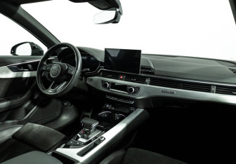 Подержанный автомобиль Audi A4 Sedan 2021 года (9 фото)