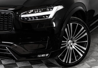 Подержанный автомобиль Volvo XC90 2021 года (10 фото)