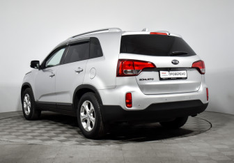 Подержанный автомобиль Kia Sorento 2018 года (7 фото)