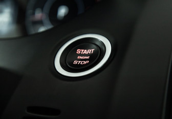 Подержанный автомобиль Jaguar E-Pace 2018 года (19 фото)