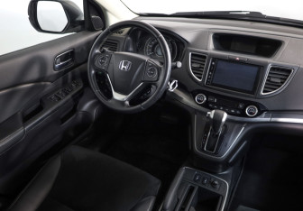 Подержанный автомобиль Honda CR-V 2016 года (8 фото)