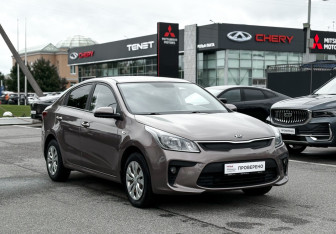Подержанный автомобиль Kia Rio Sedan 2018 года (3 фото)