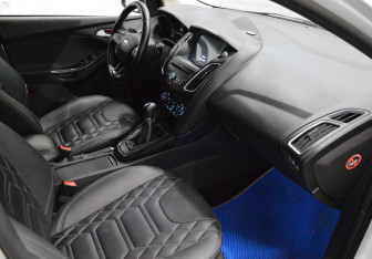 Подержанный автомобиль Ford Focus Hatchback 2017 года (12 фото)