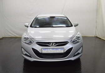 Подержанный автомобиль Hyundai i40 Sedan 2012 года (2 фото)