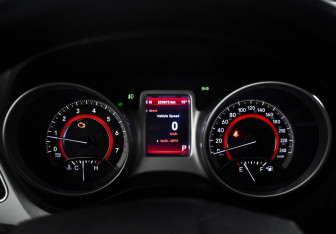 Подержанный автомобиль Dodge Journey 2011 года (18 фото)