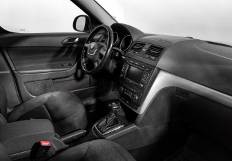 Подержанный автомобиль Skoda Yeti 2010 года (13 фото)