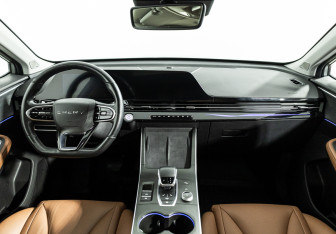 Подержанный автомобиль Omoda C5 2022 года (13 фото)