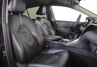 Подержанный автомобиль Toyota Camry Sedan 2019 года (19 фото)