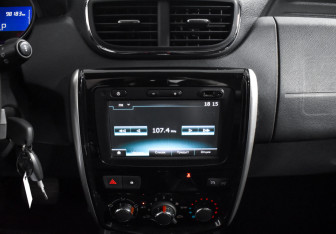Подержанный автомобиль Nissan Terrano 2017 года (16 фото)