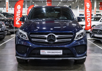 Подержанный автомобиль Mercedes-Benz GLE 2016 года (3 фото)