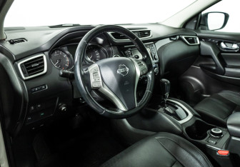 Подержанный автомобиль Nissan Qashqai 2014 года (11 фото)