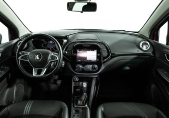Подержанный автомобиль Renault Kaptur 2022 года (13 фото)