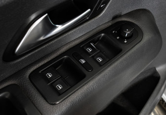 Подержанный автомобиль Volkswagen Amarok 2013 года (14 фото)